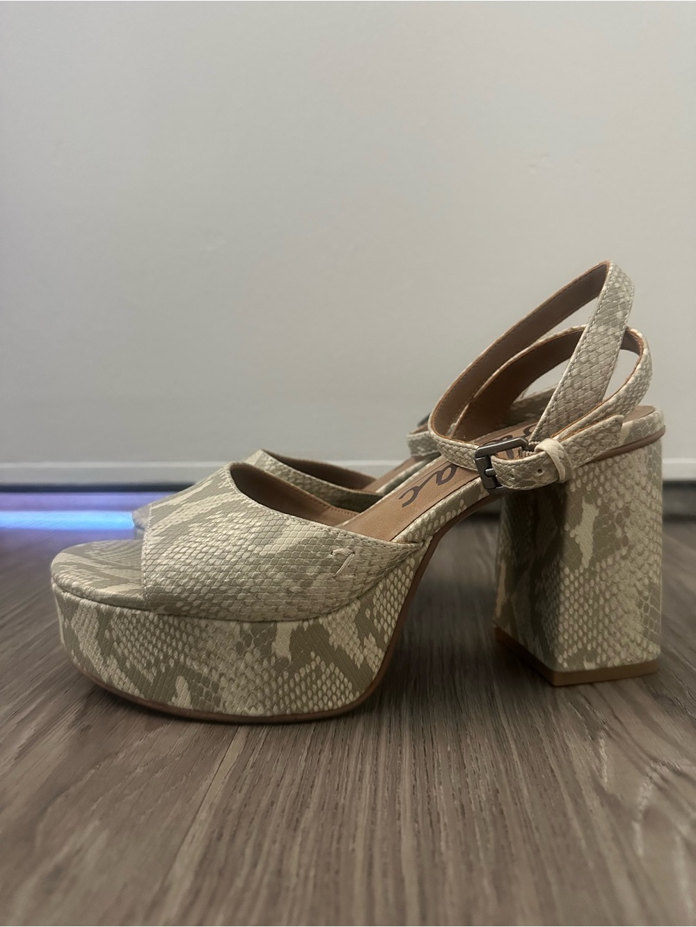 NWOT Zodiac Brand Snake-Print Priya Platform Sandals - Women